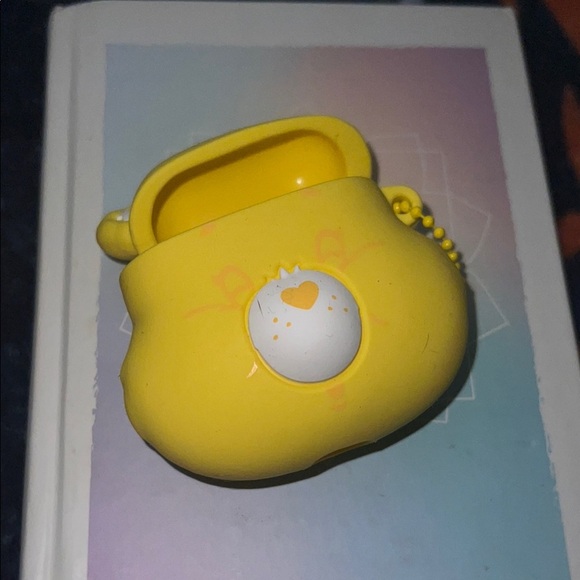 Yellow AirPods Case with Heart Design - Picture 1 of 6